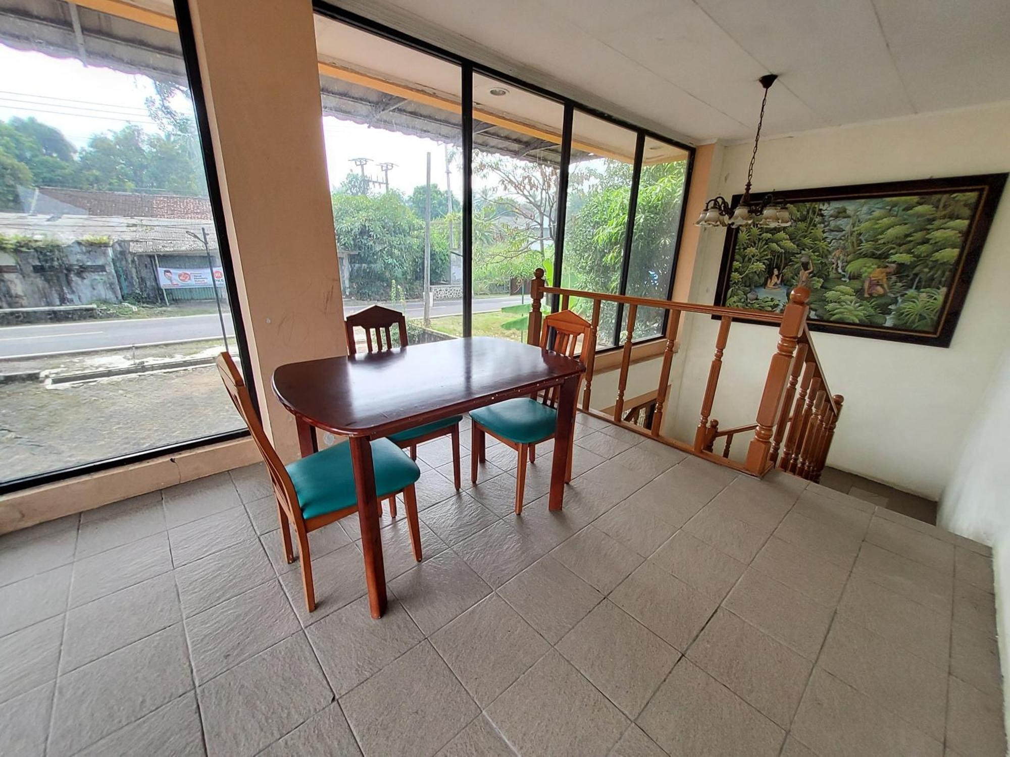 Hotel Kumala Samudra Cikakak Экстерьер фото