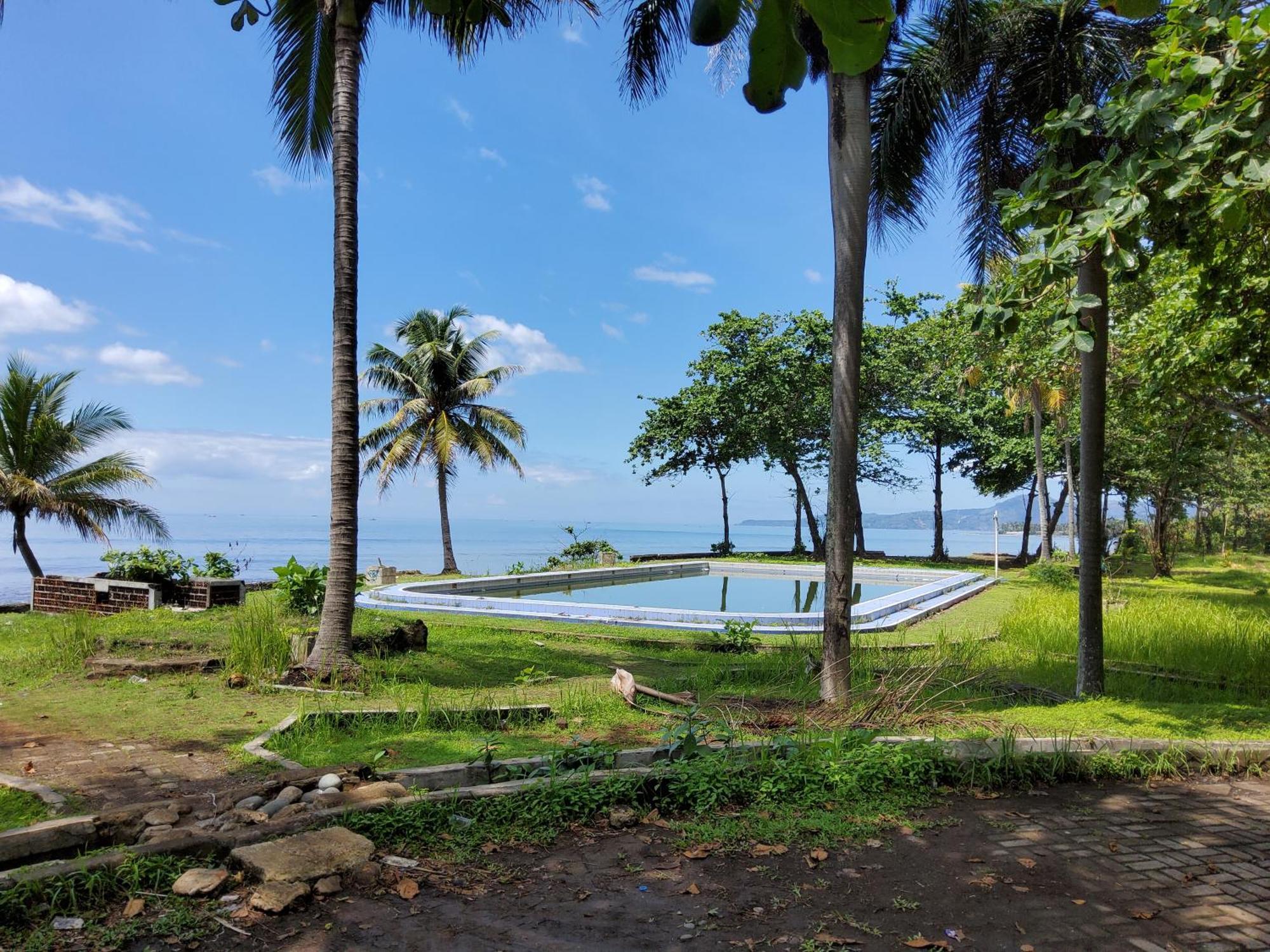 Hotel Kumala Samudra Cikakak Экстерьер фото